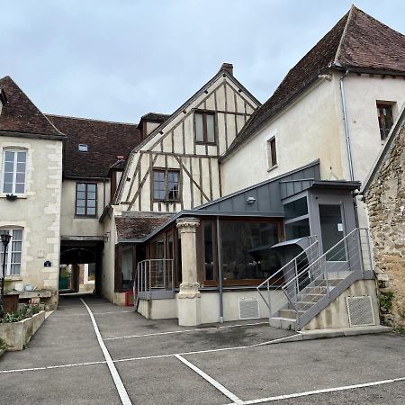 Hôtel Le Relais Saint Vincent à Ligny-le-Châtel Extérieur photo
